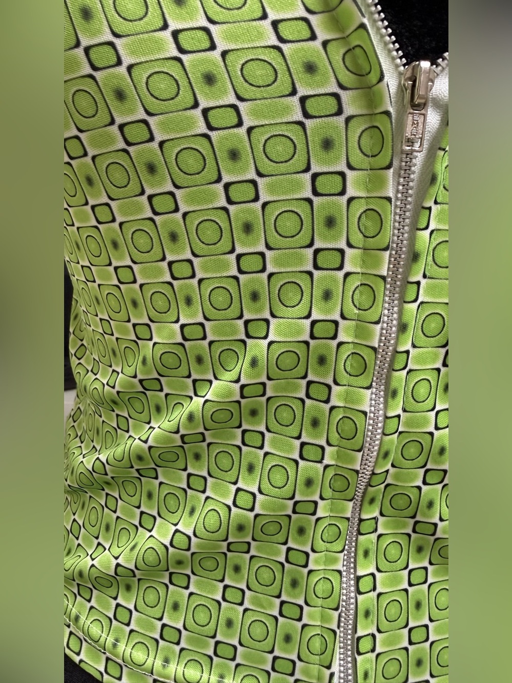 Y2K Geometric Pattern Zip Up Collared Top - Picture 5 of 6